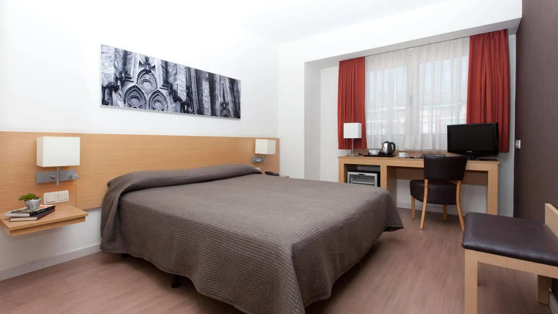 ***  Hotel Sagrada Familia Barcelona Spain